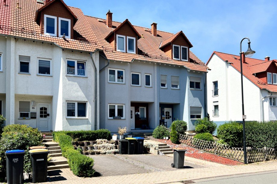 Reihenhaus mit Stellplatz vor dem Haus Reihenmittelhaus Erfurt/ Frienstedt