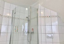 Dusche im gro�en Bad Ihr perfektes Zuhause- Modernes Einfamilienhaus im Erfurter Westen