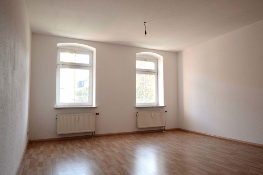 Helles Wohnzimmer in WE3 Etagenwohnung Erfurt