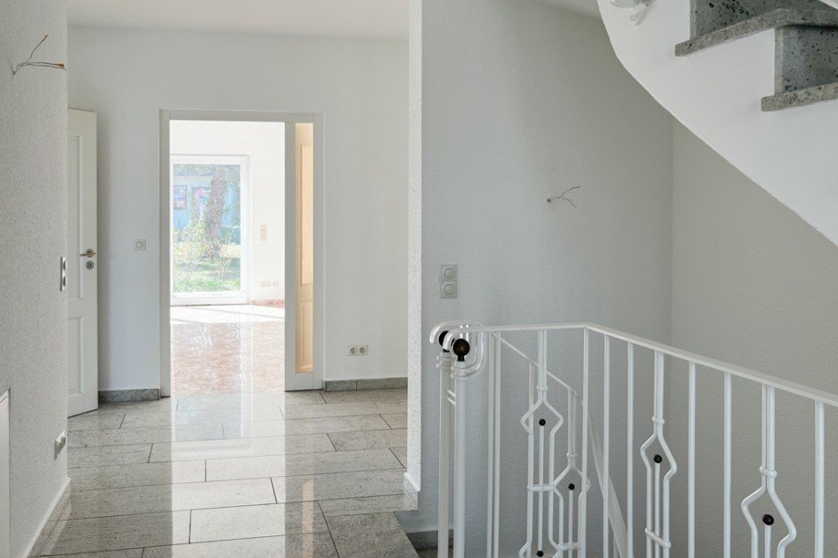 Flur im EG mit Blick in den Garten Einfamilienhaus Erfurt / Stotternheim