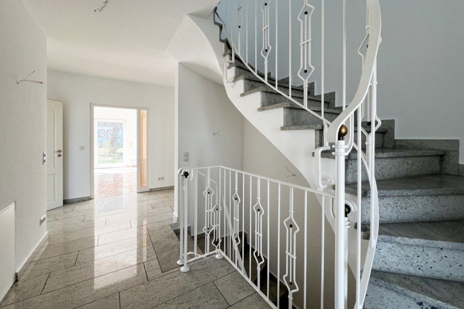 Treppenhaus und Flur EG Einfamilienhaus Erfurt / Stotternheim