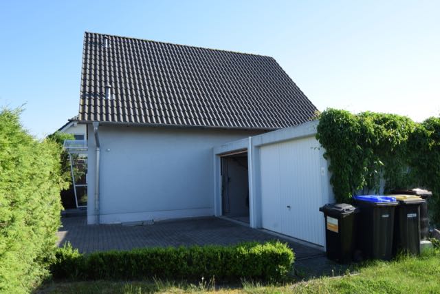 Seitenansicht mit Doppelgarage Einfamilienhaus Erfurt