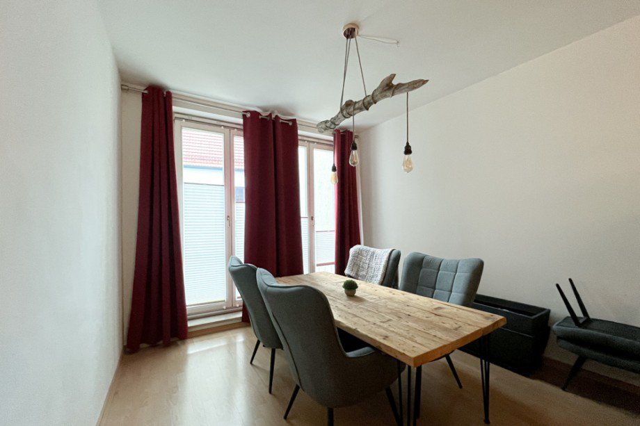 Wohnzimmer mit bodentiefen Terrassent�ren Etagenwohnung Erfurt