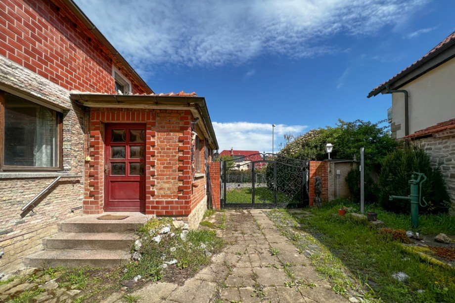Eingangsbereich Mehrfamilienhaus Bretleben