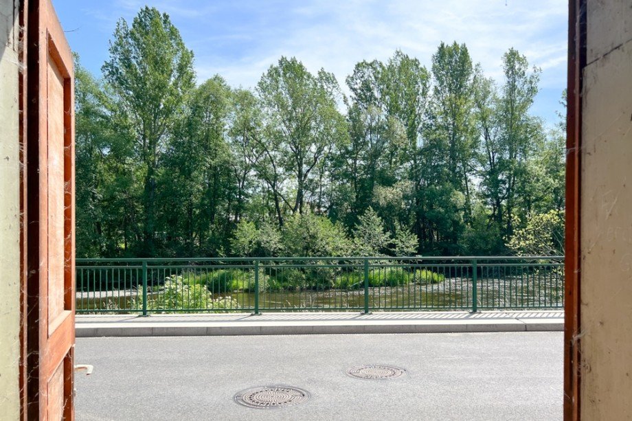 Blick aus der Saalet�r auf die Saale Haus Saalfeld/Saale / Remsch�tz