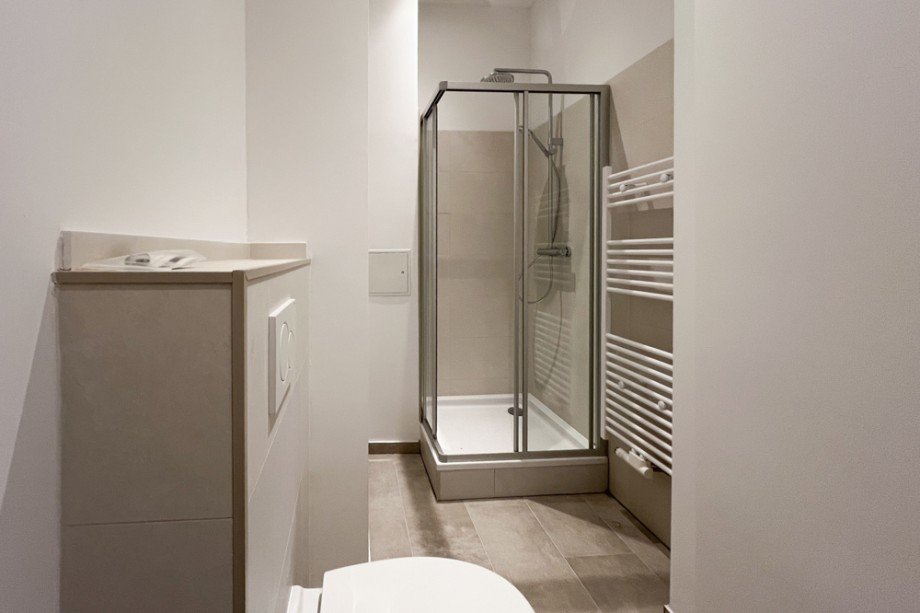 Modernes Duschbad Etagenwohnung Erfurt / L�bervorstadt