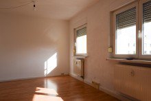 Wohnzimmer Sch�n geschnittene Dreiraumwohnung mit Balkon und Einbauk�che