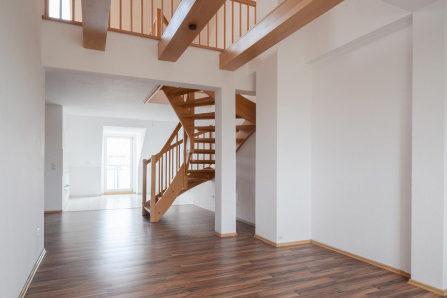 Blick vom Wohnzimmer in die K�che Dachgeschosswohnung Erfurt