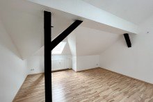 Schlafzimmerfenster Familienfreundliche Maisonettewohnung mit Balkon & EBK in der Kr�mpfervorstadt