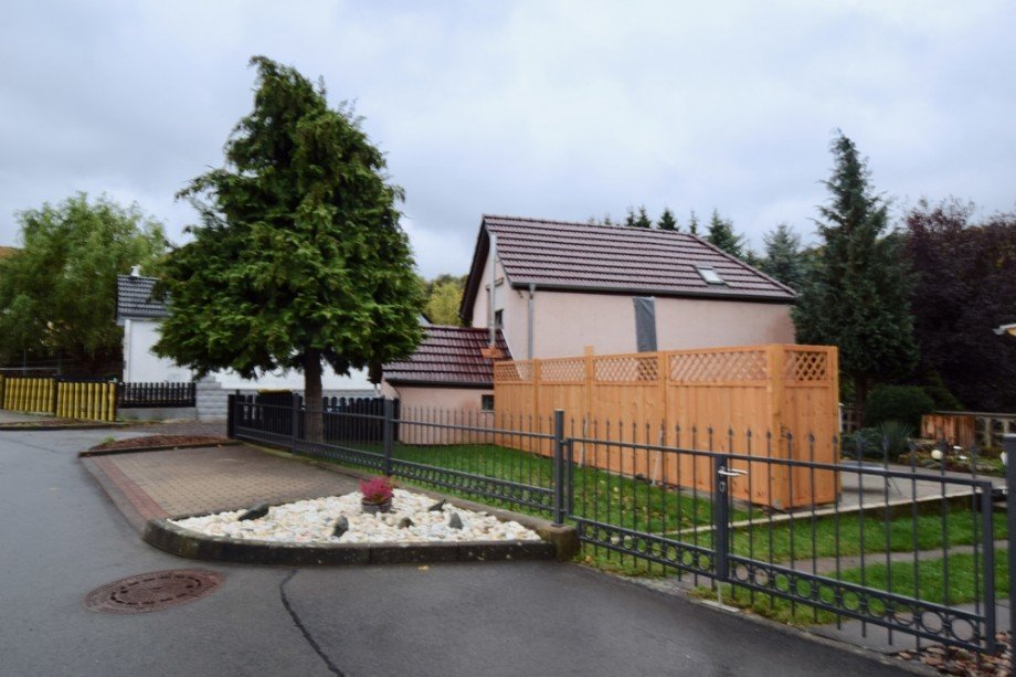 Seitenansicht Haus in Ruhla Einfamilienhaus Ruhla