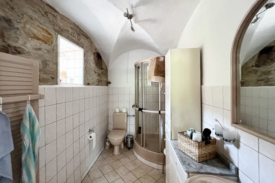 Tageslichtbad im EG Haus Saalfeld/Saale / Remsch�tz