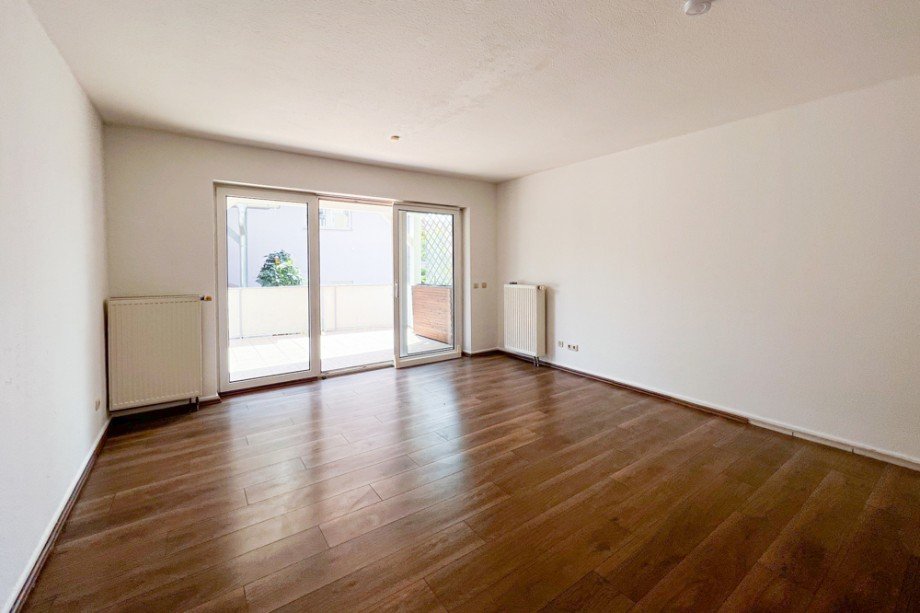 Wohnzimmer mit Terrassenzugang Erdgeschosswohnung Nesse- Apfelst�dt / Kornhochheim