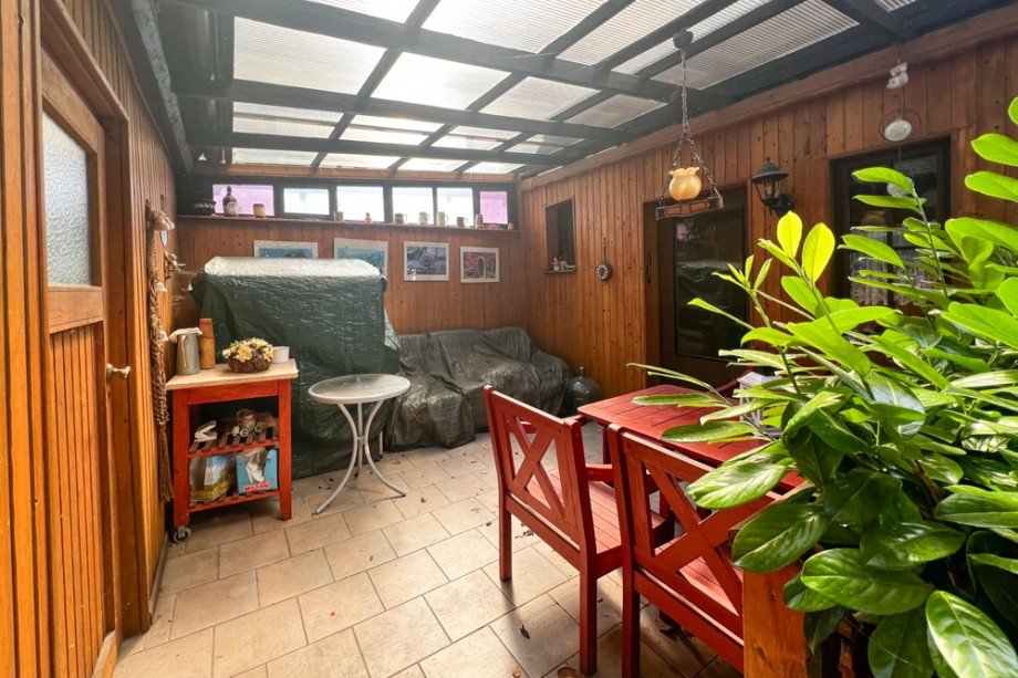 �berdachte Terrasse hinter dem Haus_ Doppelhaush�lfte Unstrut- Hainich /Gro�engottern