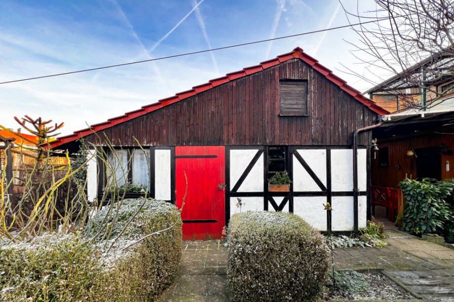 Gartenhaus hinter dem Wohnhaus Doppelhaush�lfte Unstrut- Hainich /Gro�engottern