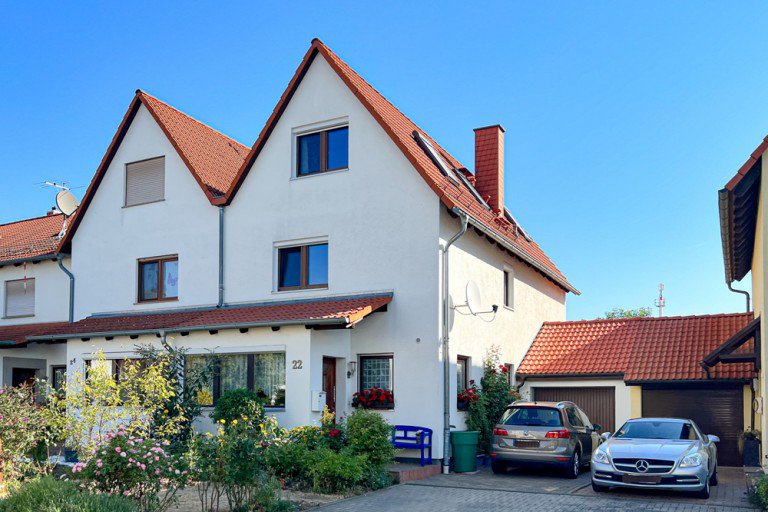 Ihr neues Zuhause in Erfurt Gottstedt Erfurt / Gottstedt Reihenendhaus Reihenendhaus: EFH mit neuer Heizung + Garage +EBK