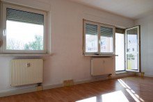 Balkont�r im Wohnzimmer Sch�n geschnittene Dreiraumwohnung mit Balkon und Einbauk�che