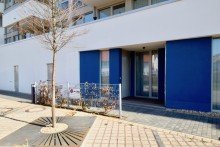 Separater Eingang mit Parkplatz direkt davor Exklusiver Wohnkomfort- m�blierte Terrassenwohnung in Klinik- & Unin�he