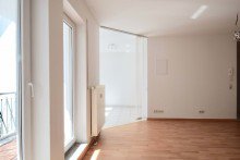 Terrassent�ren mit Blick zur K�che Moderne 1Raumwohnung mit Loggia, Pantryk�che & Stellplatz