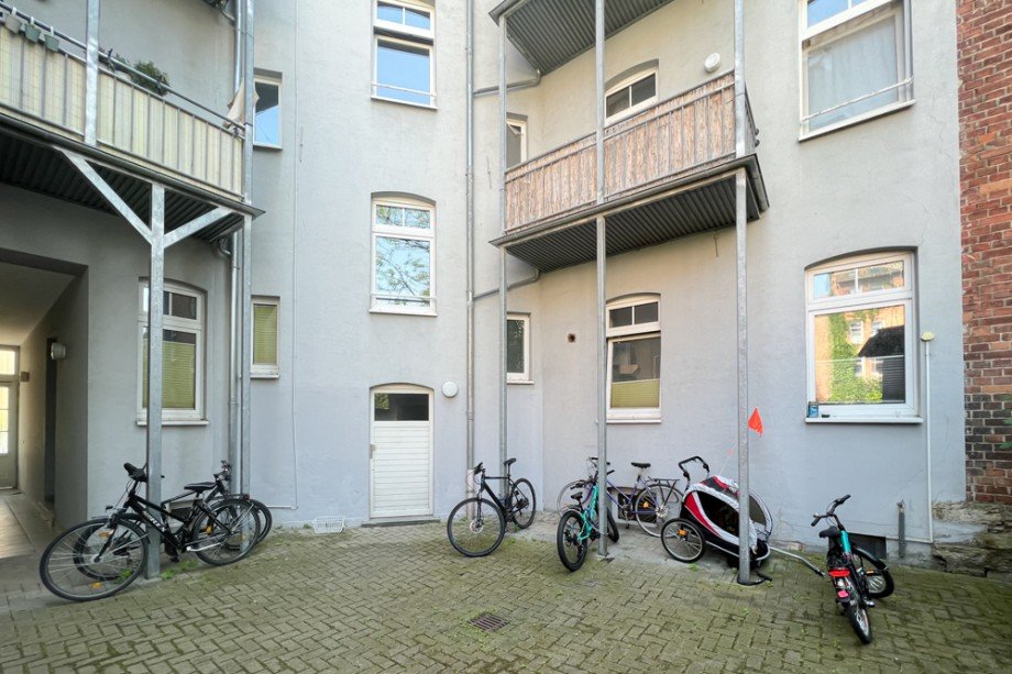 Innenhof mit Balkonanlage Ladenlokal Erfurt