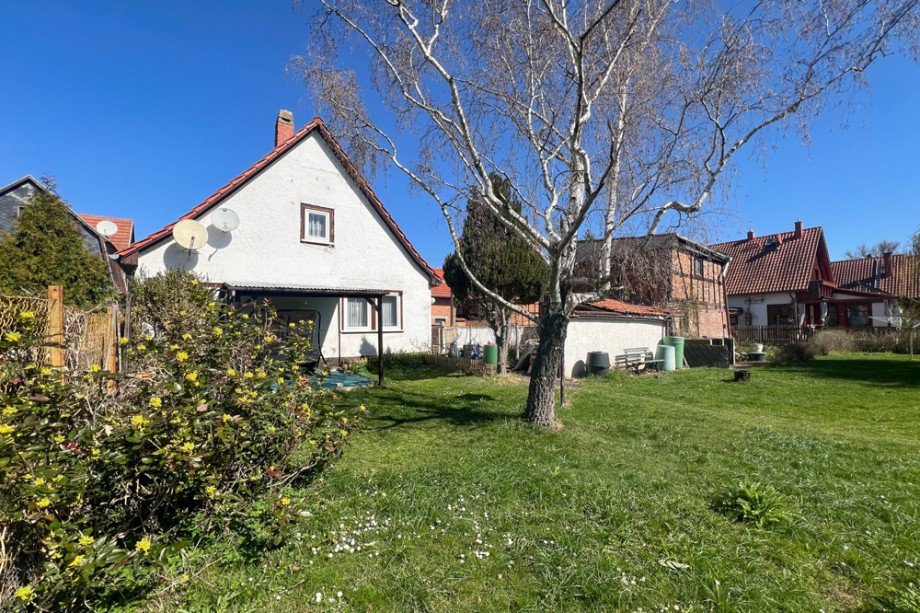 Blick von Nachbars Garten Einfamilienhaus Erfurt / Molsdorf