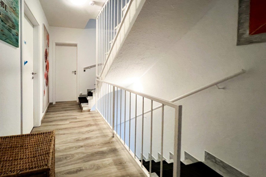 Flur und Treppenhaus im OG Reihenmittelhaus Erfurt/ Frienstedt