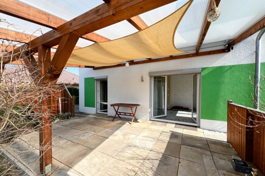 �berdachte Terrasse am Wohnzimmer Einfamilienhaus Ohrdruf