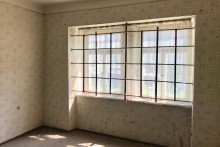 Erdgeschossfenster Haupthaus Denkmalgesch�tzter Vierseitenhof im Herzen Gr�fentonnas