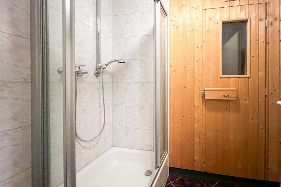 Sauna und Dusche im KG Einfamilienhaus Erfurt / Stotternheim