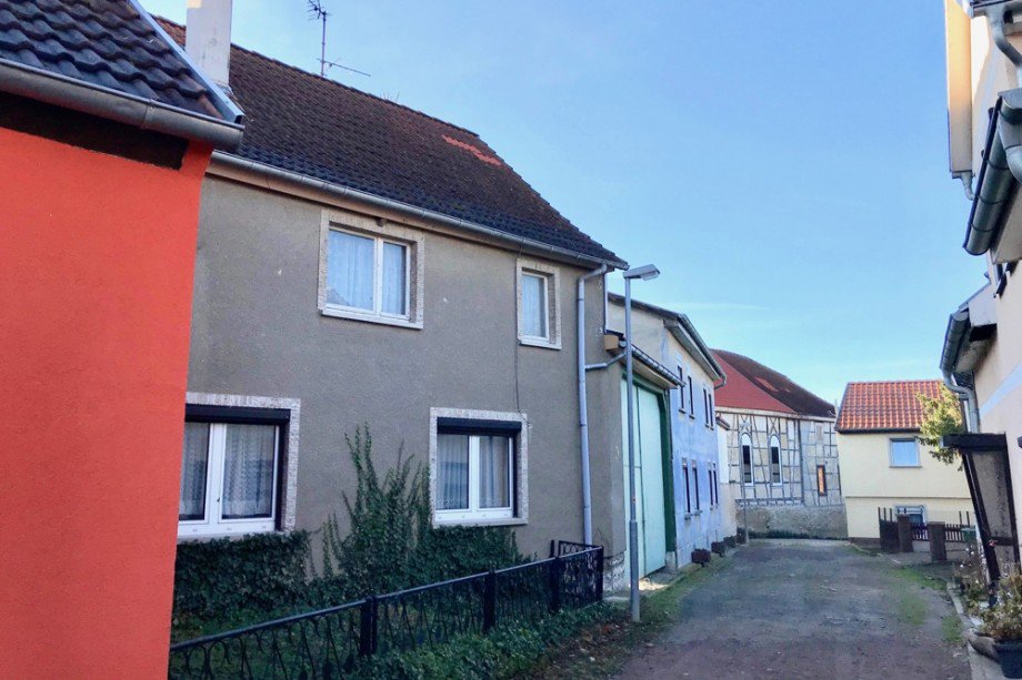 Wohnhaus und Toreinfahrt L�wenberg Einfamilienhaus Tonna / Gr�fentonna