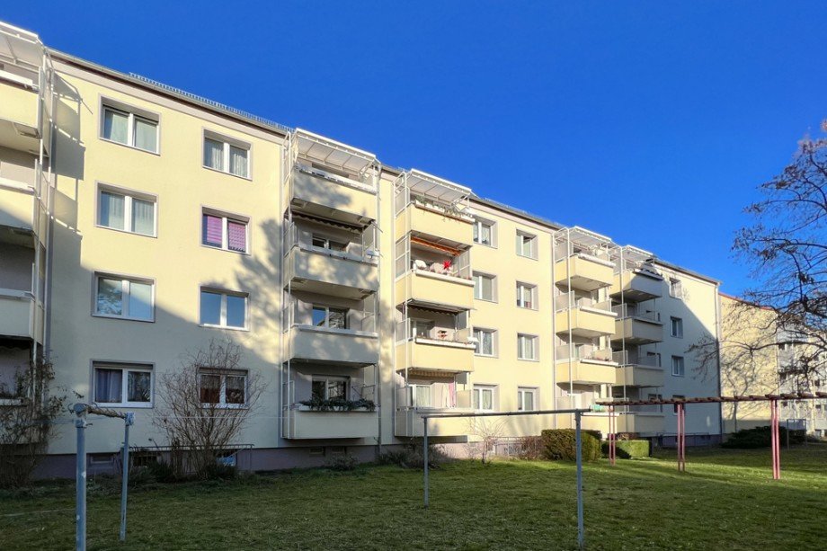 Wohnzimmer und Schlafzimmer zur S�dseite Etagenwohnung Erfurt