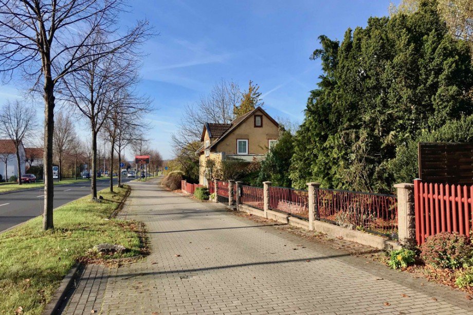 Kleine Anwohnerstra�e mit Parkm�glichkeiten Einfamilienhaus Erfurt