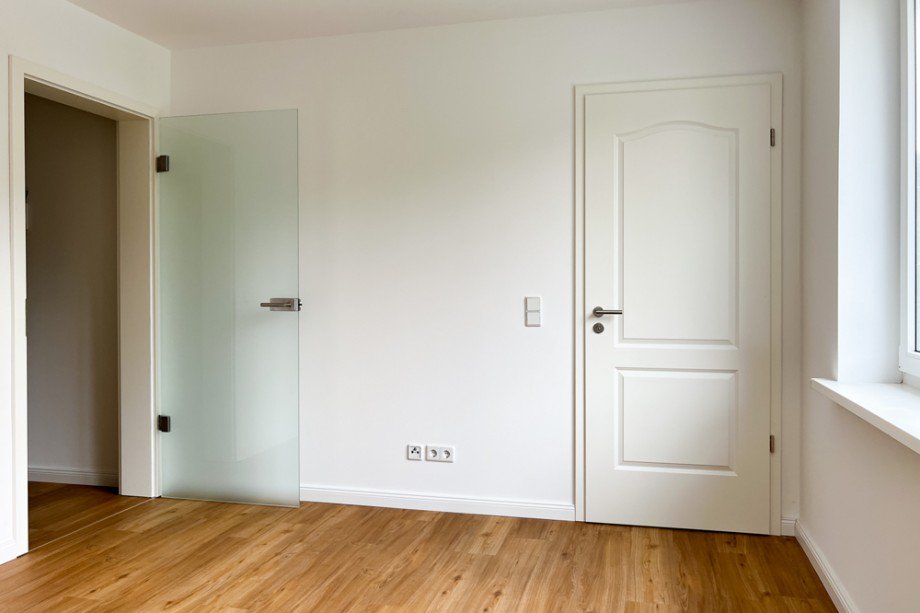K�che mit Glaseingangst�r und T�r zum Hauswirtschaftsraum Erdgeschosswohnung Arnstadt
