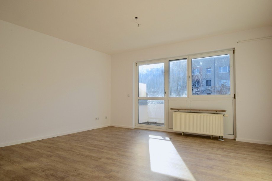Frisch renoviertes Wohnzimmer Etagenwohnung Erfurt
