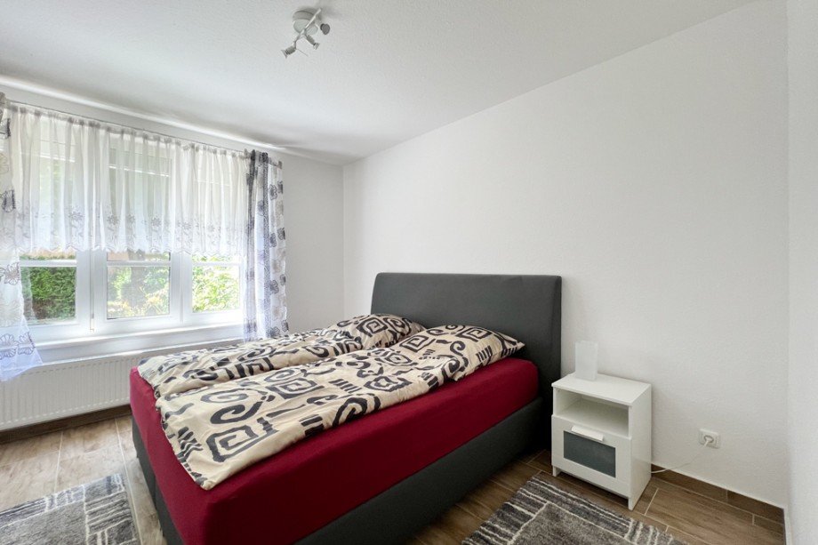 Gro�e Schlafzimmer Erdgeschosswohnung Weimar / Legefeld