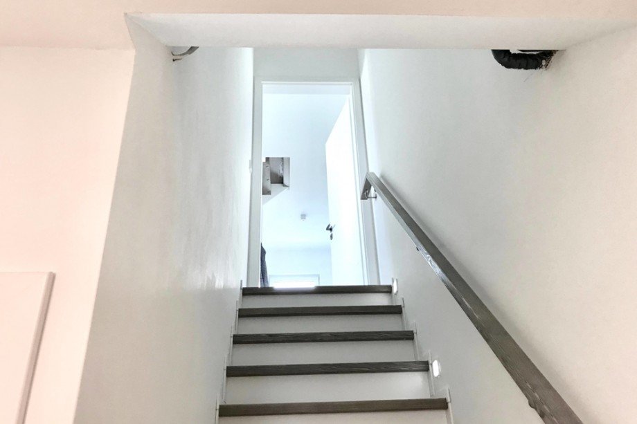 Treppe Keller ins Erdgeschoss Einfamilienhaus Steinbach-Hallenberg/ Viernau