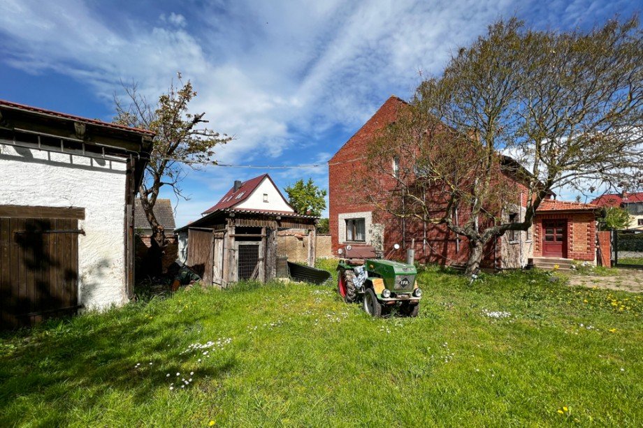 Gartenbereich hinter dem Wohnhaus Mehrfamilienhaus Bretleben