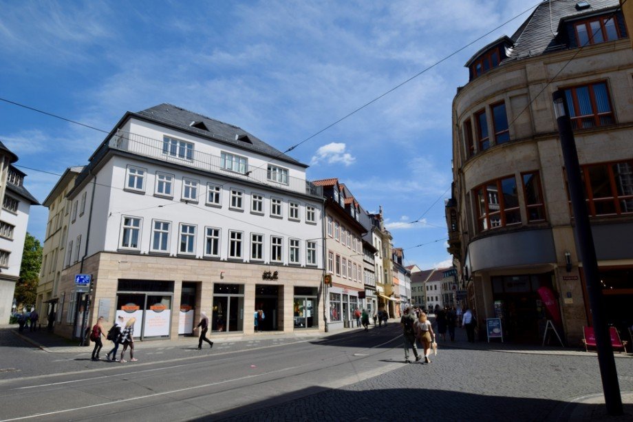 Fischmarkt Blick in die Schl�sserstra�e Dachgeschosswohnung Erfurt