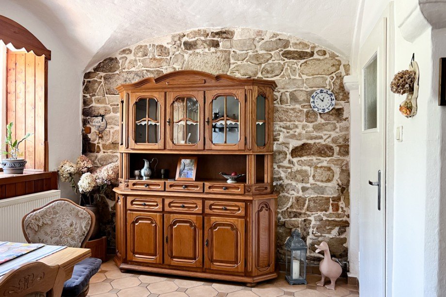 Natursteinwand in dre K�che Haus Saalfeld/Saale / Remsch�tz
