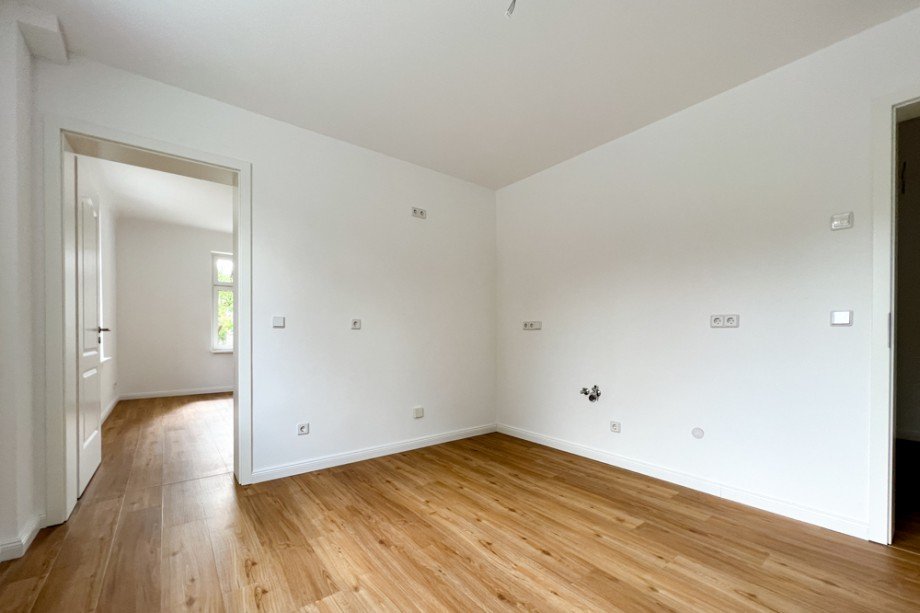 Perfekt vorbereitete K�che mit Blick in weiteres Zimmer Erdgeschosswohnung Arnstadt