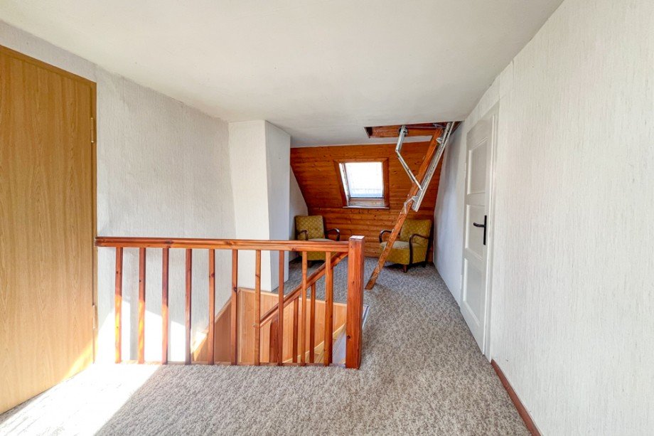 Diele mit Treppenaufgang im DG Einfamilienhaus Am Ettersberg / Berlstedt