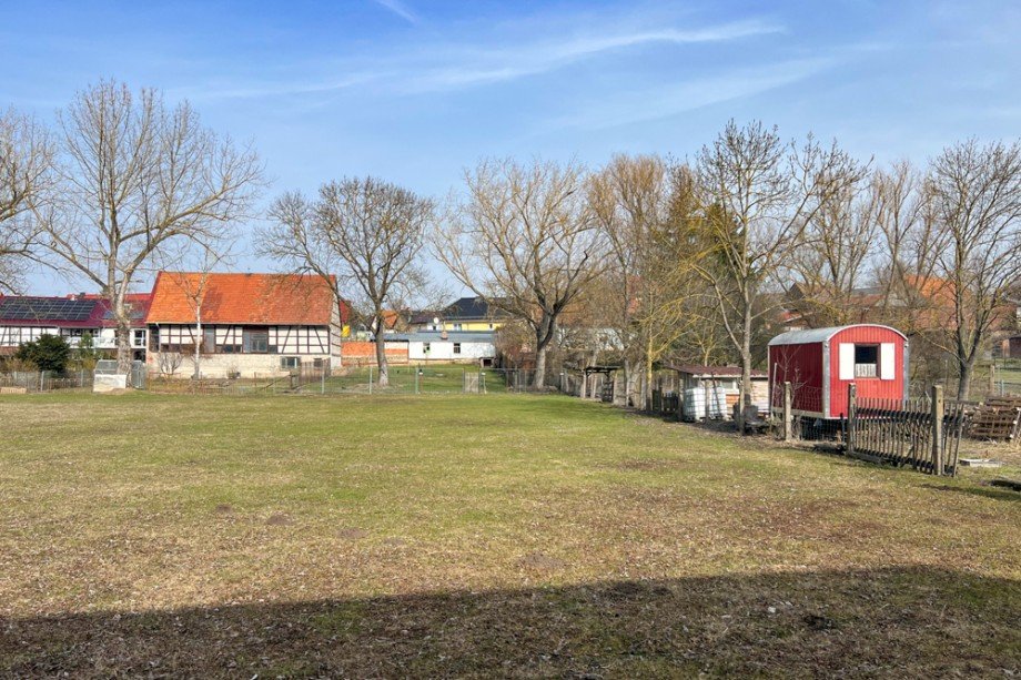 Gr�nfl�chen hinter dem Grundst�ck Einfamilienhaus Erfurt / Bindersleben