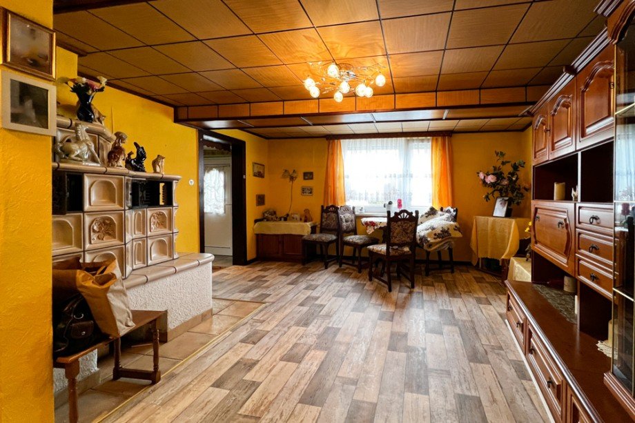Wohnzimmer mit Kachelofen Einfamilienhaus Erfurt