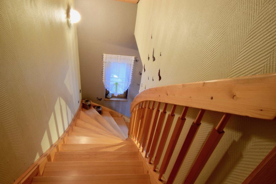 Holztreppe zum Obergeschoss Einfamilienhaus Arnstadt/ Marlishausen