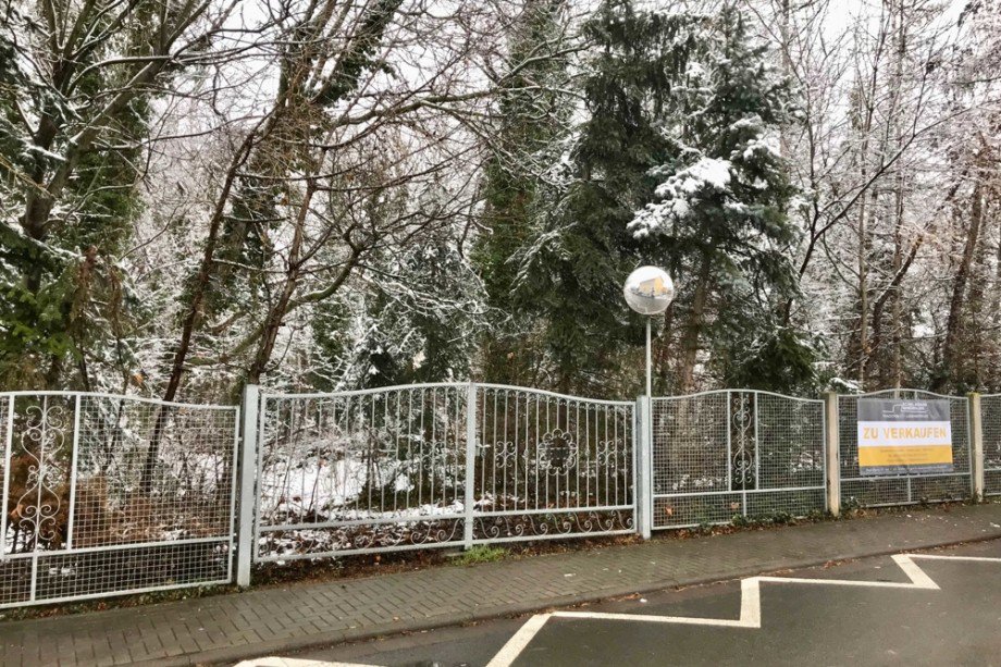 Toreinfahrt Fasaneriestra�e Einfamilienhaus Tonna / Gr�fentonna