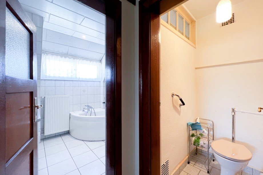 Bad und Toilette sind getrennt Doppelhaush�lfte Am Ettersberg