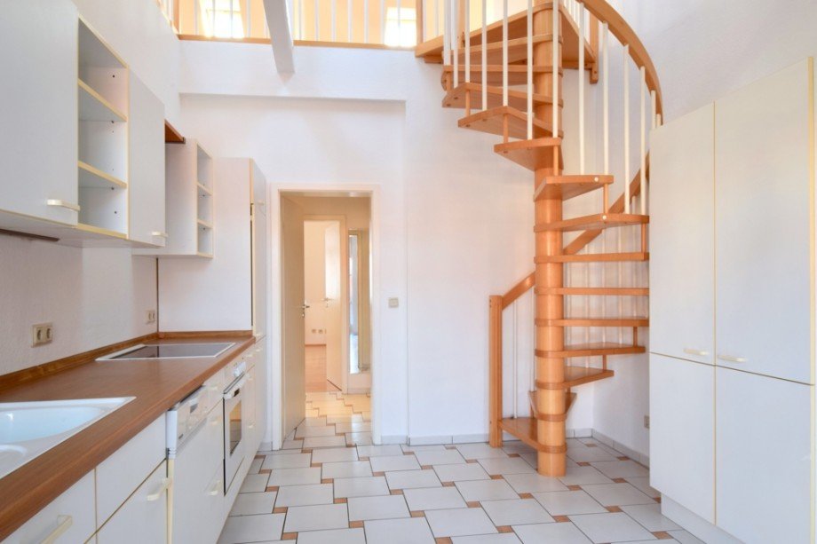 K�che mit Wendeltreppe Maisonettewohnung Erfurt