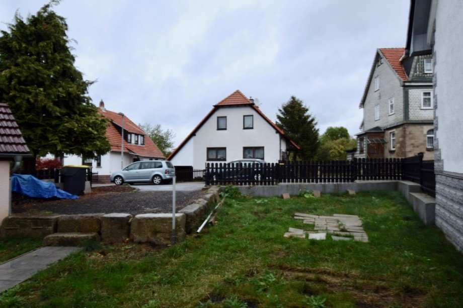 Garten vor dem Haus und Stellplatz Einfamilienhaus Ruhla