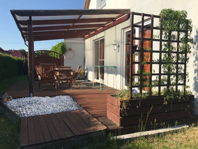 Terrasse mit �berdachtem Sandkasten Einfamilienhaus Erfurt