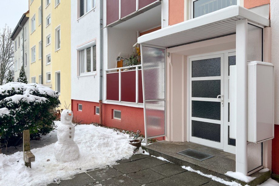 Hauseingang mit niedlichstem Schneemann in ganz Erfurt Erdgeschosswohnung Erfurt / Melchendorf