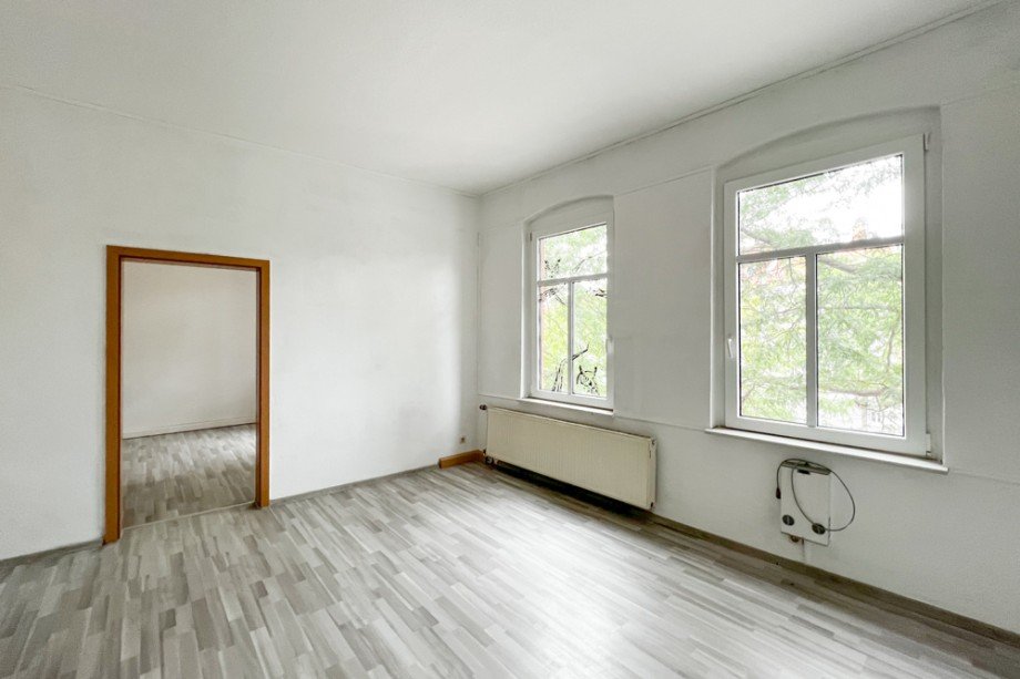 Wohnzimmer Blick zum Schlafzimmer Etagenwohnung Erfurt